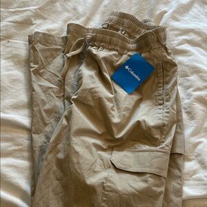Columbia Men's Cargo Pants in Tan